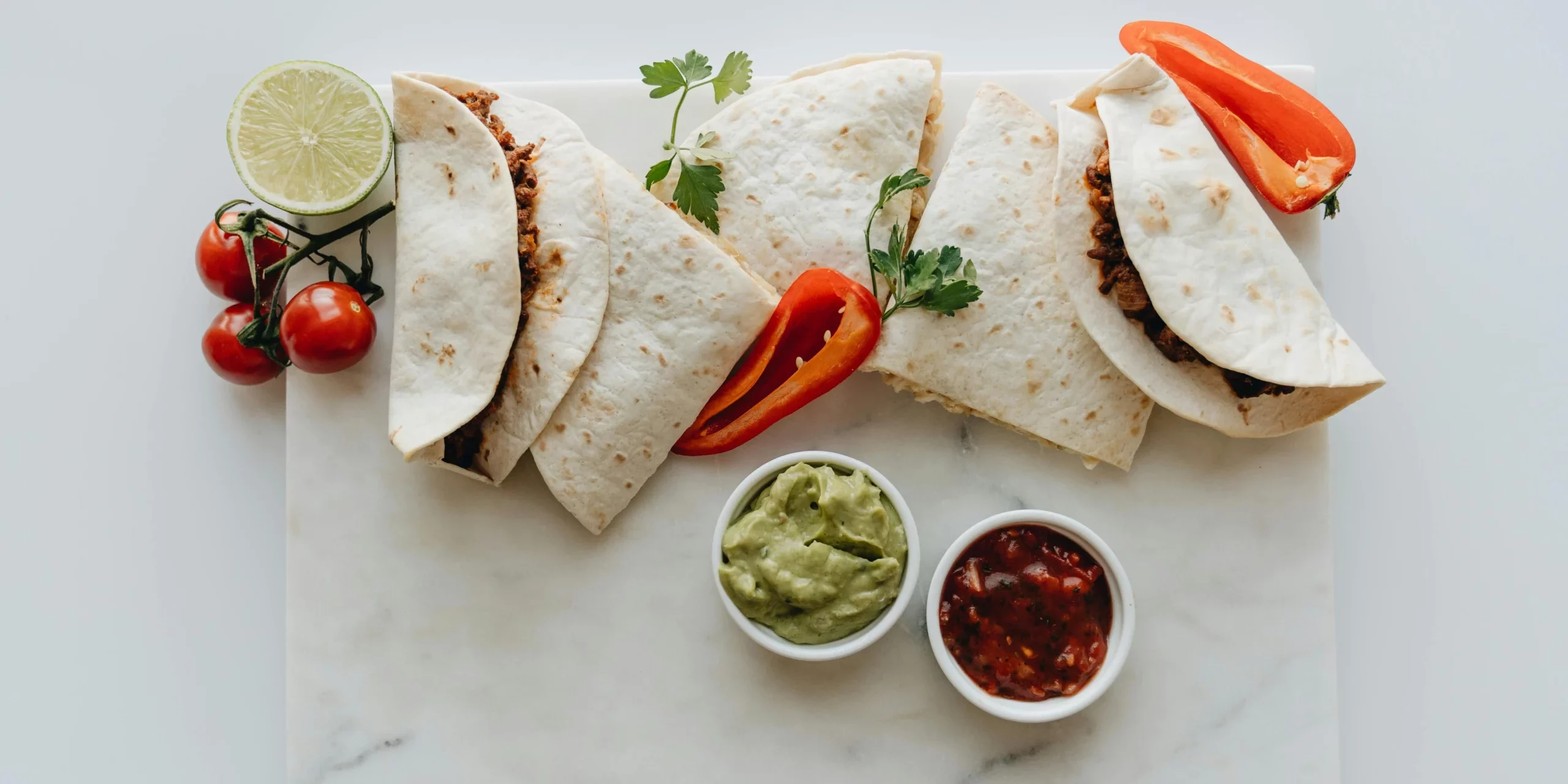 Fajitas végétariens aux haricots rouges et paprika fumé - recette mexicaine La Menthe Poivrée